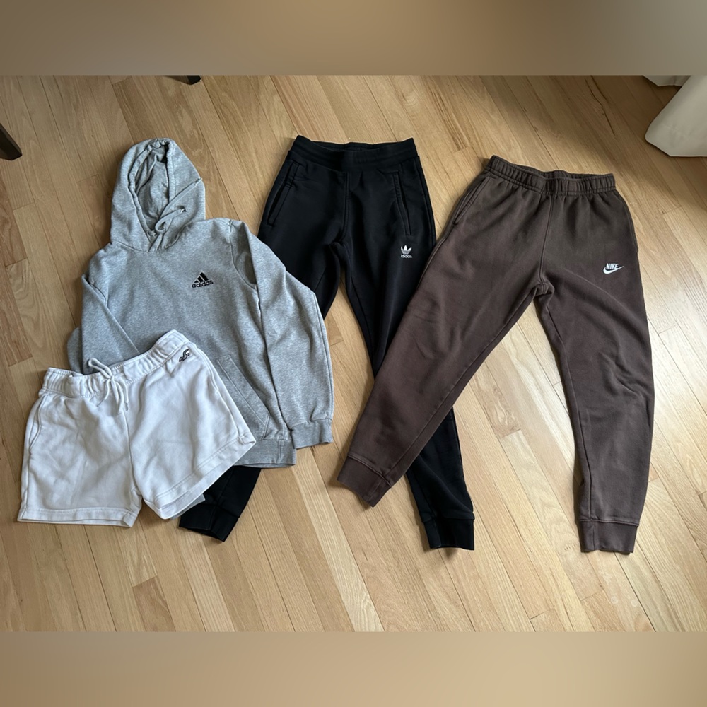 Lot of Men’s Sweats - Size Small